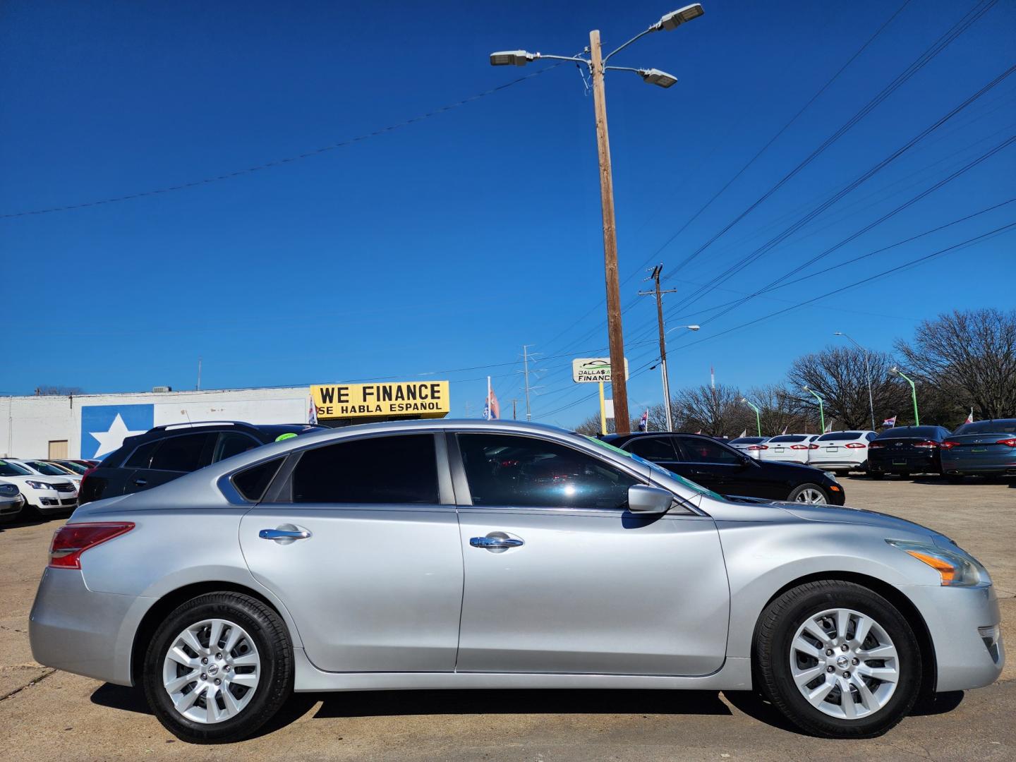 2013 GRAY Nissan Altima 2.5 S (1N4AL3AP2DN) with an 2.5L L4 DOHC 16V engine, AUTO transmission, located at 2660 S.Garland Avenue, Garland, TX, 75041, (469) 298-3118, 32.885551, -96.655602 - Welcome to DallasAutos4Less, one of the Premier BUY HERE PAY HERE Dealers in the North Dallas Area. We specialize in financing to people with NO CREDIT or BAD CREDIT. We need proof of income, proof of residence, and a ID. Come buy your new car from us today!! This is a very clean 2013 NISSAN ALTI - Photo#2